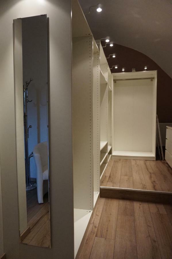 Gaestehaus Familie Loeffler - Ferienwohnung Am Stadtplatz In Личау Экстерьер фото